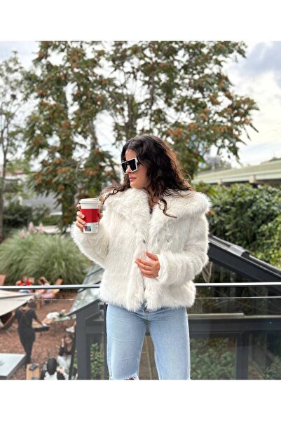 AYKA WEAR Aykawear Faux Premium Fur with Pockets and Snap Fasteners