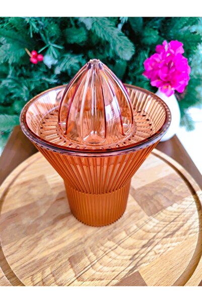 Madame Coco Henric Citrus Juicer - Amber Color