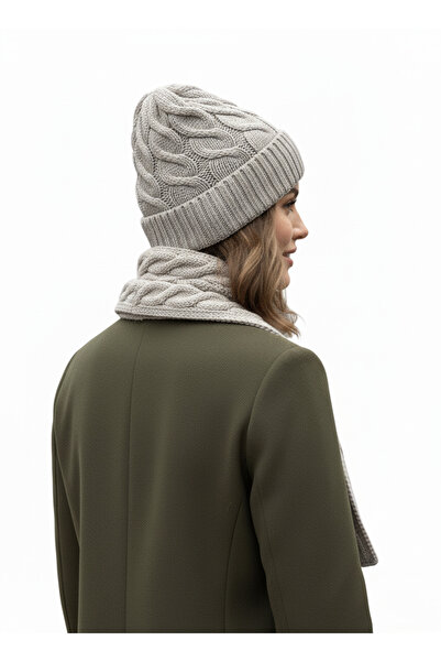 derikem Women's Wool Winter Stylish Knitted Beanie and Scarf Two-Piece Set