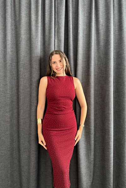 Sorridi drapat Rochie midi din crep, fără mâneci, cu șliț la spate și aplicaț...