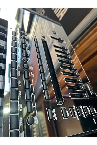 KORG PA5X-61 TUŞ SİLVER CAM MASKE