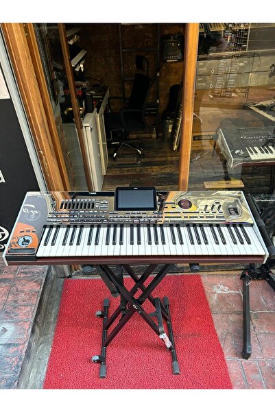 KORG PA4X-61 TUŞ SİLVER MODEL CAM MASKE