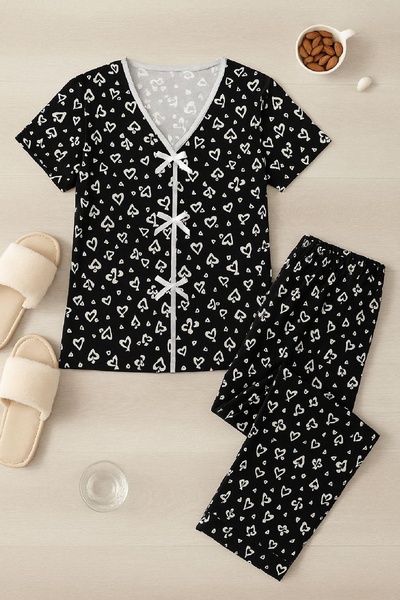FAYK WEARHOUSE Women's Black and White Heart Patterned Bow Short Sleeve Pajama Set