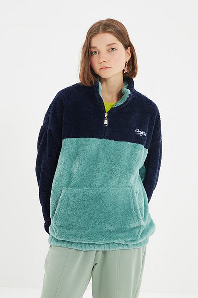 Trendyol Collection Blaues Unisex-Sweatshirt in Übergröße/Weitschnitt, Farbblock, minimale Stickerei, warmes Plüsch-Sweatshirt TMNAW22SW1477