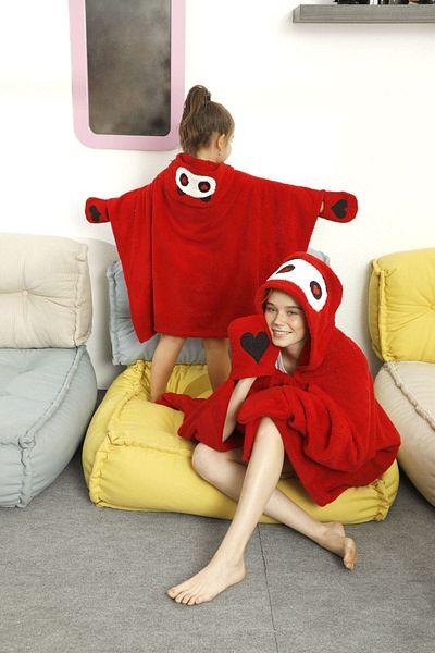 Siyah İnci Embroidered Hooded Wellsoft Blanket