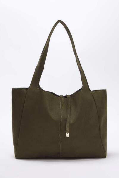 TRENDYOL SHOES Khakifarbene Midi-Umhängetasche aus Wildleder mit Schnürdetail für Damen TAKAW26OC00025