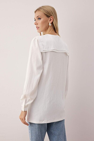 Trendyol Modest Πλεκτό φούτερ με λεπτομέρεια από ύφασμα με γιακά πουκάμισου TCTAW26TW00000