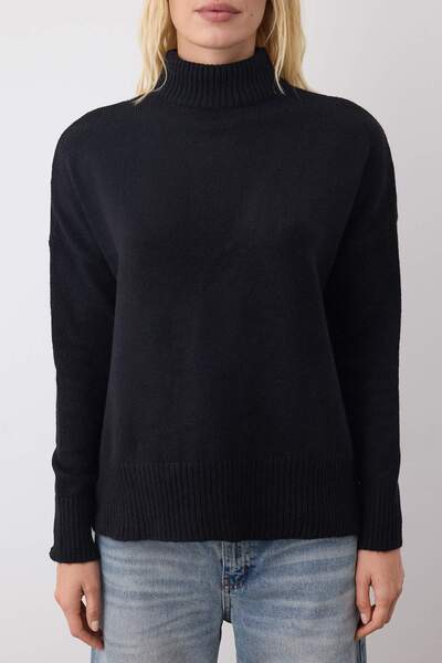 Trendyol Collection Černý pletený svetr s měkkou texturou – Wide Fit Twoaw23Kz00469