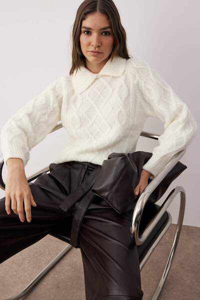 Trendyol Collection Ecru Soft Textured Knitted Patterned Knitwear Sweater Twoaw26Kz00242