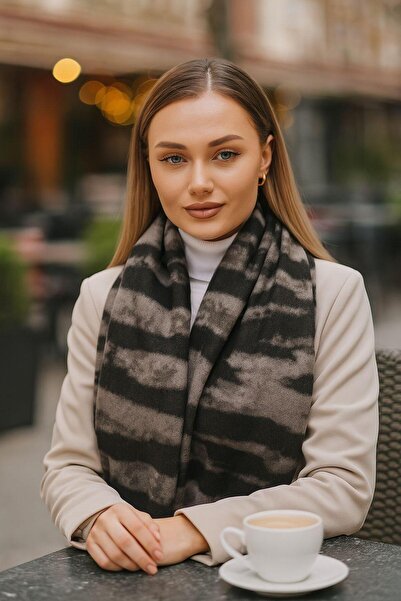 Axesoire 15161 Şerit Geçişli Siyah Püsküllü Kalın Şal