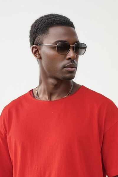 Balenbi Unisex Red Oversize T-Shirt - Κοκαλιάρικο γιακά, Κεντημένη φούστα