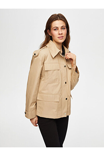 Faik Sönmez Kare Astarlı Cep Detaylı Kısa Trençkot 002