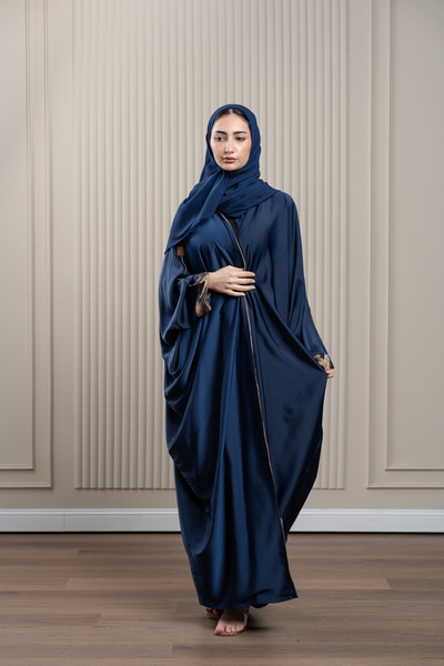 LAVİNİA Lavinia women abaya, colored bisht, wrapped, lined, patterned piping.