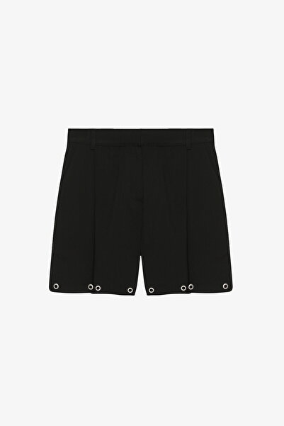 Quzu شورت قصير مطوي من الأمام مع إكسسوارات عين الطيور باللون الأسود