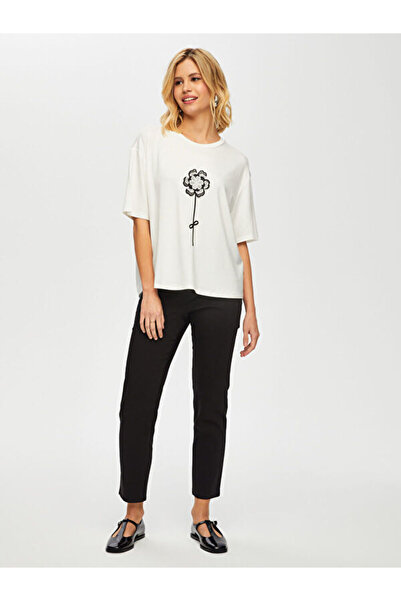 Faik Sönmez Önü Çiçek Aplike Detaylı Yuvarlak Yaka T-Shirt S25TSH051