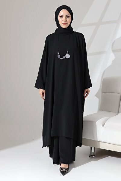 Berel Moda Costum Aerobin Zühre din crepon cu mâneci liliac și detaliu cu fan...