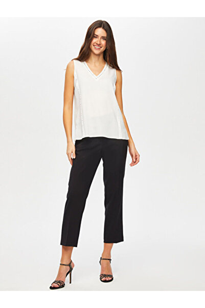 Faik Sönmez Taş Ve Saten Detaylı V Yaka Atlet S25ATL011