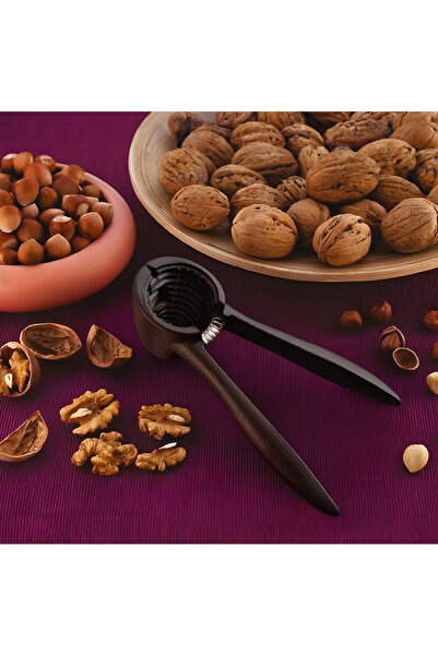 Cazoria Cast Peanut & Walnut Cracker