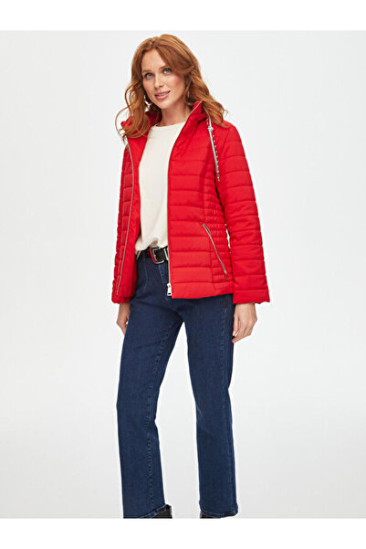 Faik Sönmez İçi Slogan Baskı Detaylı Renkli Kordonlu Kapitone Mont 69436