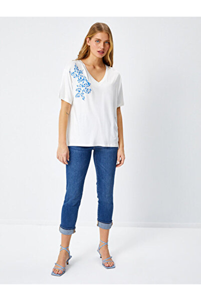 Faik Sönmez Floral Embroidery and Bead Detail V-Neck Short Sleeve T-Shirt 68650