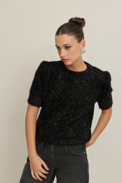 Amia&Co. Pulover negru cu mânecă scurtă, cu textura păroasă, lucioasă