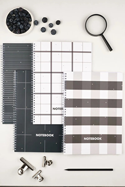 Smile Notes 4 دفاتر مدرسية مربعة الشكل مقاس A4، 80 ورقة، 160 صفحة، مجموعة مربعة مكونة من 4 قطع