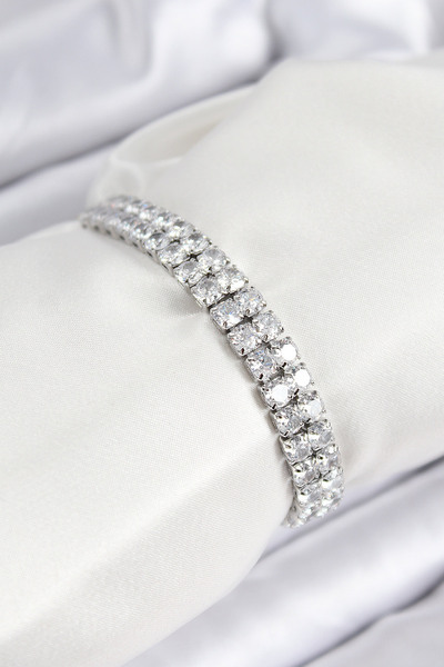 Lisinya سوار نسائي من النحاس والزركون بتصميم مربع مزدوج الصفوف باللون الفضي م...