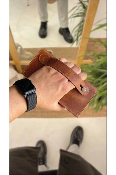 AKING GENUINE LEATHER WITH MAGNET HAND HOLDER WALLET WITH PHONE Compartment