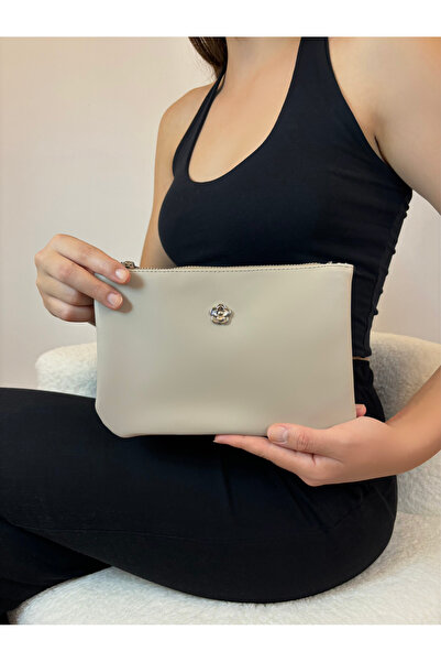 BK Bags & Accessories حقيبة مكياج كلاتش يدوية نسائية