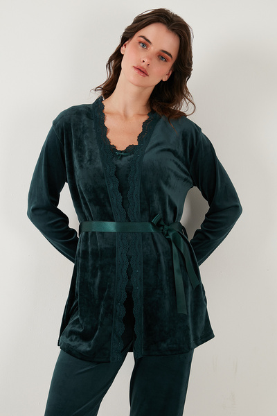 Lela Regular Fit Dantelli Yumuşak Dokulu Sabahlıklı Kadife Pijama Takımı PİJAMA TAKIMI 6095545