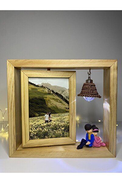 AHŞAPTAN SANAT El Yapımı Ahşap Dönen Çerçeve Işıklı Sırt Sırta Çift Figürlü