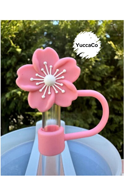 YuccaCo Accessorize Your Life إكسسوار ترمس على شكل زهرة وردية/واقي شفاطة مزين...