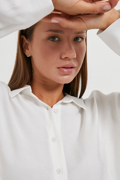 Arma Life Women's Long Sleeve Basic Polo Neck White Loose Shirt