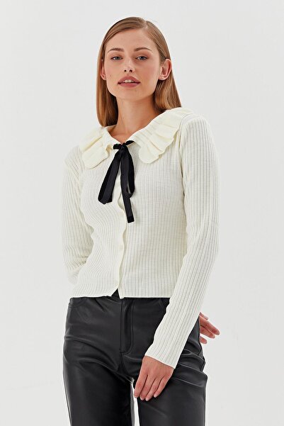 Shopping Shop Ruffle collar ribbed body with rope ties ecru