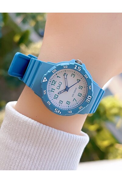 Q&Q 10 Atm Waterproof Silicone Strap Pastel Blue Color Children's Wristwatch with 2 Years Warranty