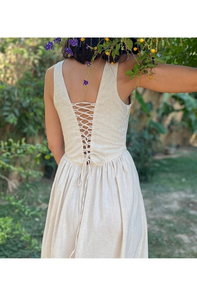 Tfifty Rochie romantică cu corset și fante.