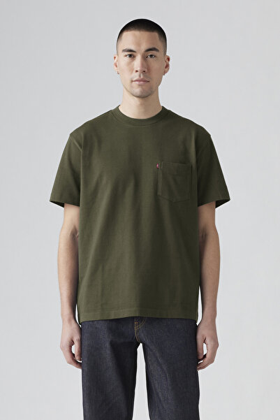 Levi's تي شيرت رجالي بقصة مريحة باللون الأخضر الكاكي مع جيوب - A8605-0013