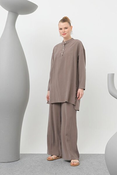 Puane Kadın Hakim Yaka Patı Çıtçıt Detaylı Pantolonlu Takım - 14309TKS - Vizon