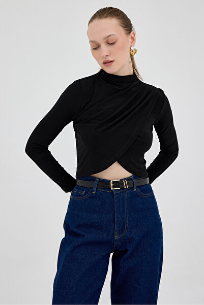 Rays Черна блуза с висока яка и дълги ръкави 2379