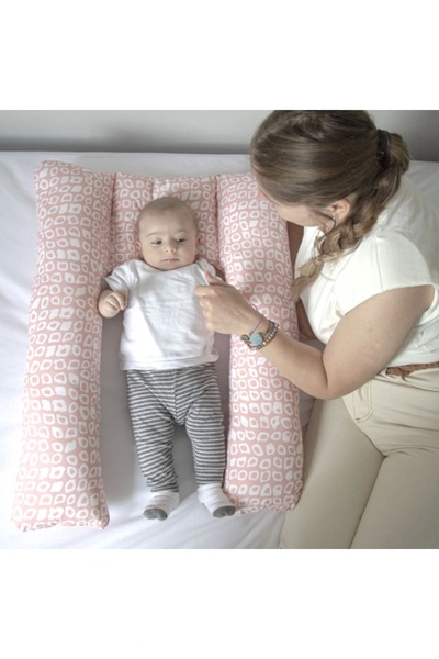 Babyjem - وسادة بيبي نيست على شكل حرف U باللون الوردي المربع