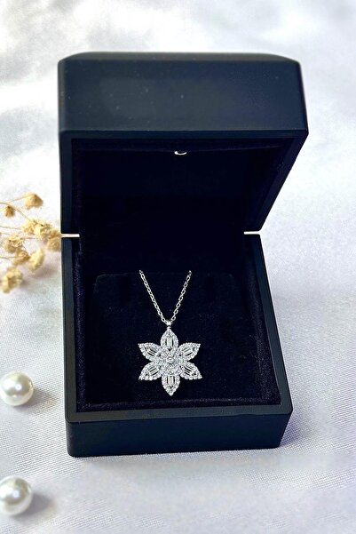 Silvanya Jewelry Premium Işıklı Kutuda 925 Ayar Gümüş Baget Taşlı Lotus Çiçeğ...