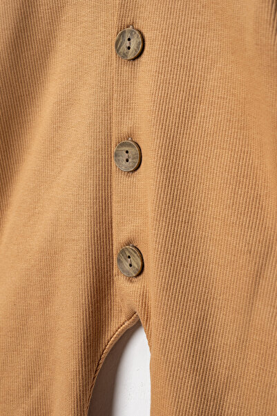 DIMPLE BABY Solid Color Buttoned Beret 2-Piece Jumpsuit Set