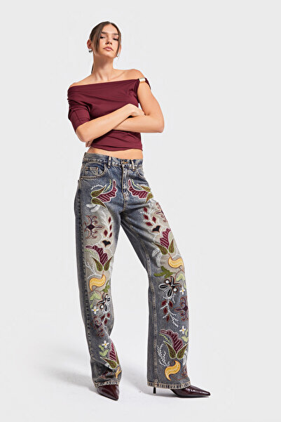 its basic Kadın T.Kot Rengi 4w5-9 Loose Fit Egzotik Çiçek Nakışlı İç Boy 80cm Özel Tasarım Denim Jean