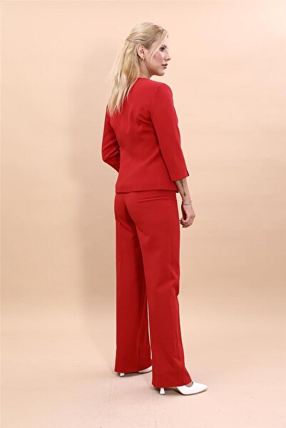 ÖNDER ÖZSOY V Yaka Boydan Kuplu Kısa Ceket & Bol Paça Pantolon-Kırmızı