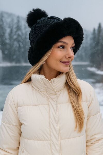 Axesoire 14655 Ponponlu Peluş Kürklü Siyah Bere