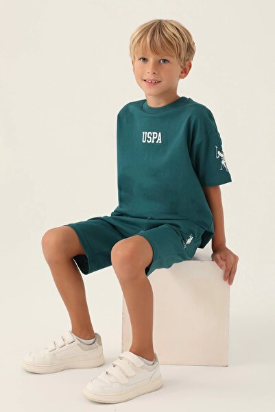 U.S. Polo Assn. بدلة برمودا للأولاد باللون الأخضر المرخص من Baseciz