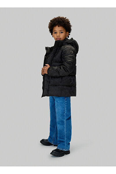 Calvin Klein Siyah Erkek Çocuk Şişme Mont IB0IB02570BEH