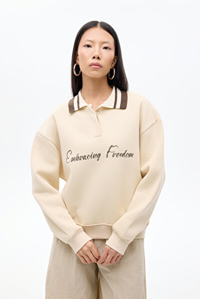 Quzu Text Embroidered Striped Polo Neck Oversize Sweatshirt Beige