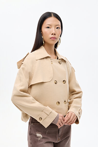 Quzu Double Button Double Breasted Collar Short Trench Coat Beige