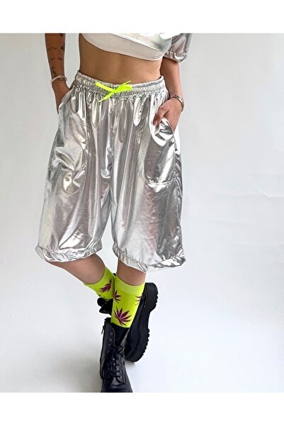 Hello Stranger Gümüş Silver Metalik Şort Bermuda